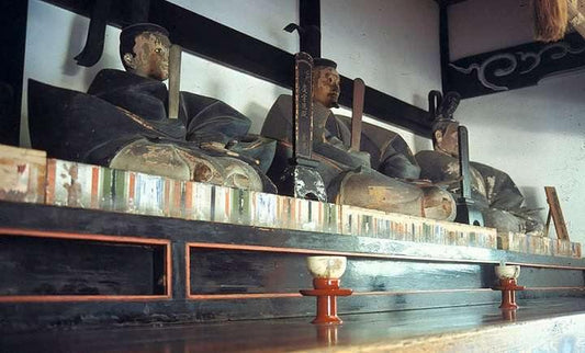 The Japan we fail to see - Dynastic tables - Fontana Editore